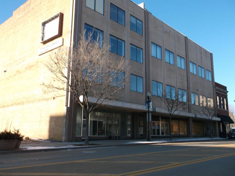 217 N Main St, Oshkosh, WI 54901-4814