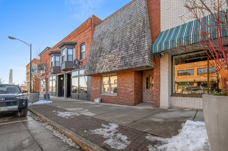 321 Main Ave, De Pere, WI 54115