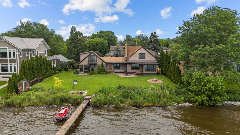 2346 Hickory Ln, Oshkosh, WI 54901