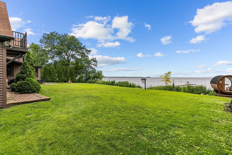 2346 Hickory Ln, Oshkosh, WI 54901