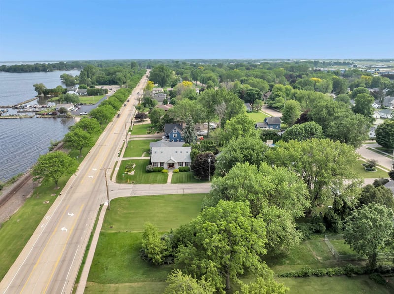 S Main St, Oshkosh, WI 54902-0000