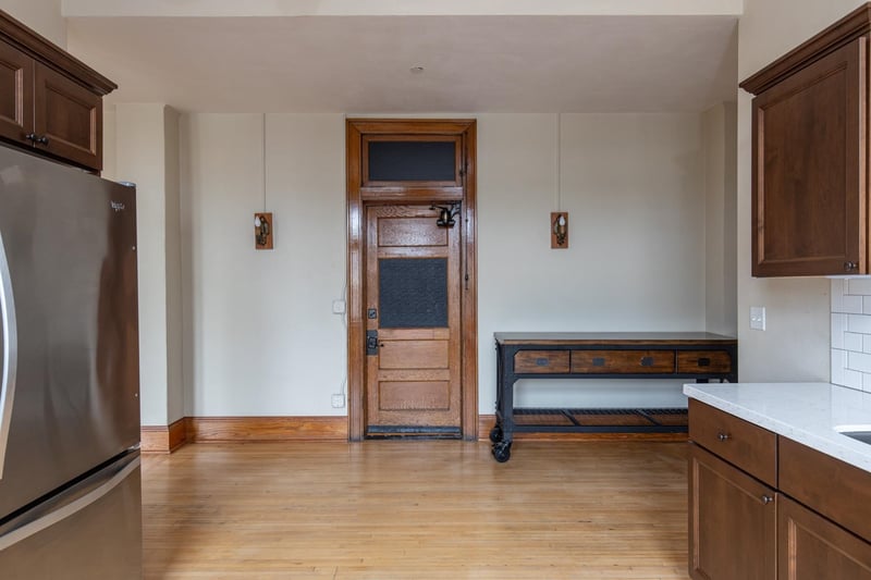 105 Washington Ave #104, Oshkosh, WI 54901-4978