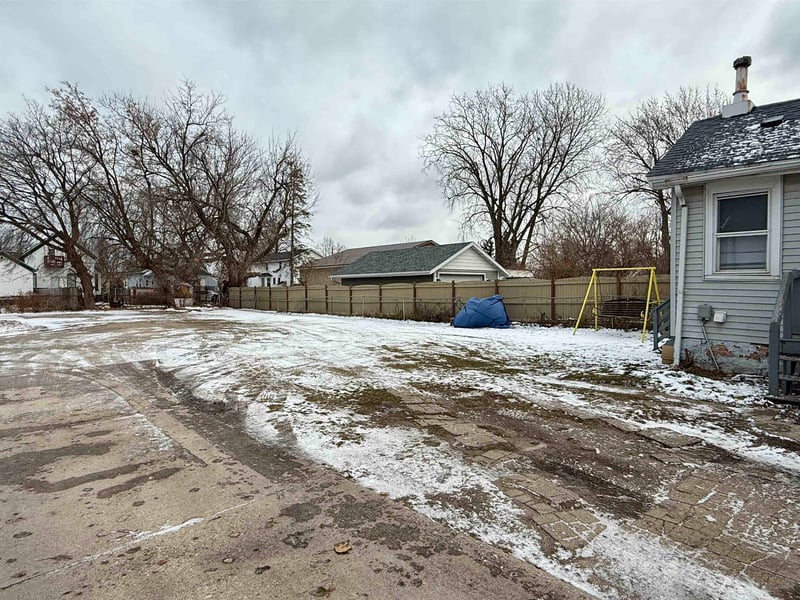 1133 Cherry St, Green Bay, WI 54301