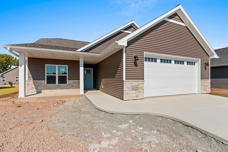 2334 Whispering Wind Ln, Howard, WI 54303