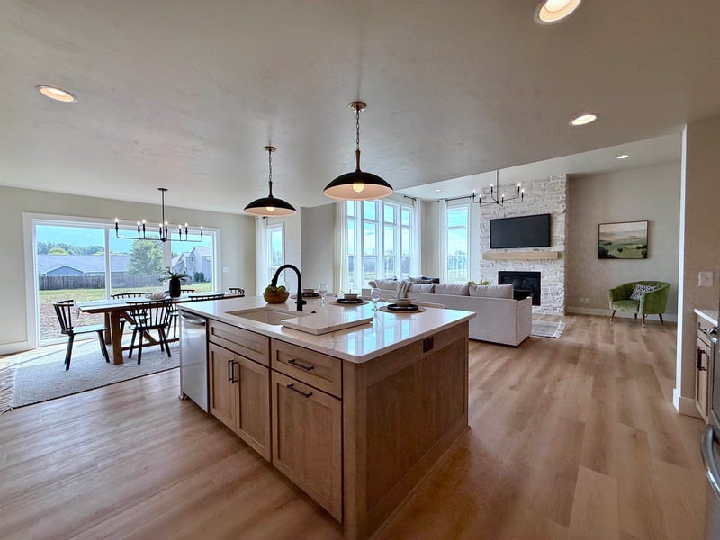4190 N Rose Meadow Ln, Grand Chute, WI 54913