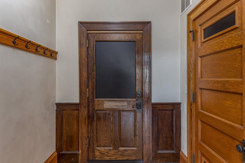 105 Washington Ave #102, Oshkosh, WI 54901-4978