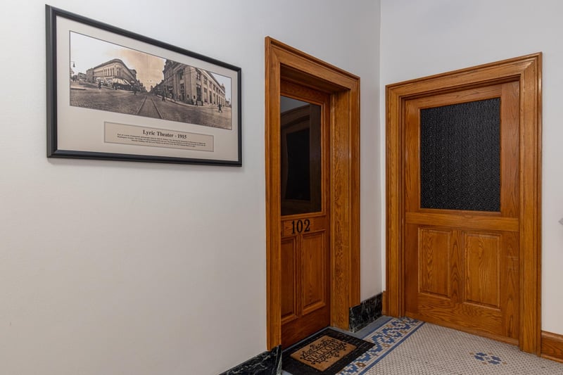 105 Washington Ave #102, Oshkosh, WI 54901-4978