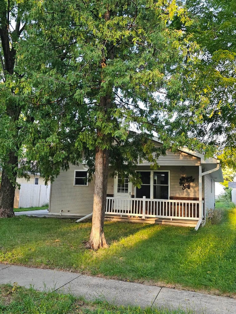1906 Mitchell St, Oshkosh, WI 54901