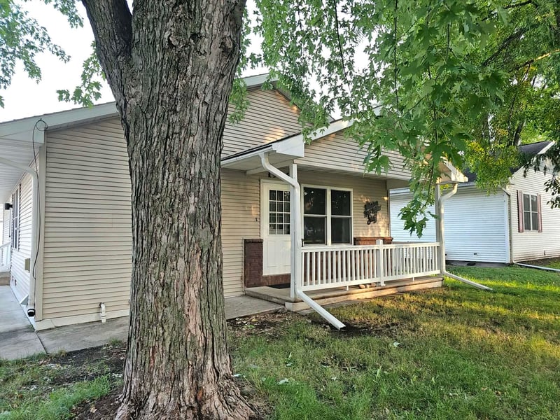 1906 Mitchell St, Oshkosh, WI 54901