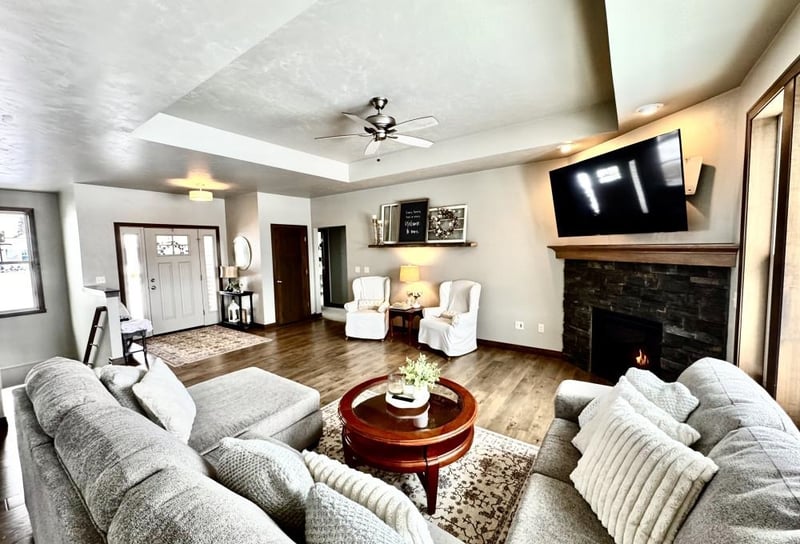 1342 Buckys Rn, Green Bay, WI 54313