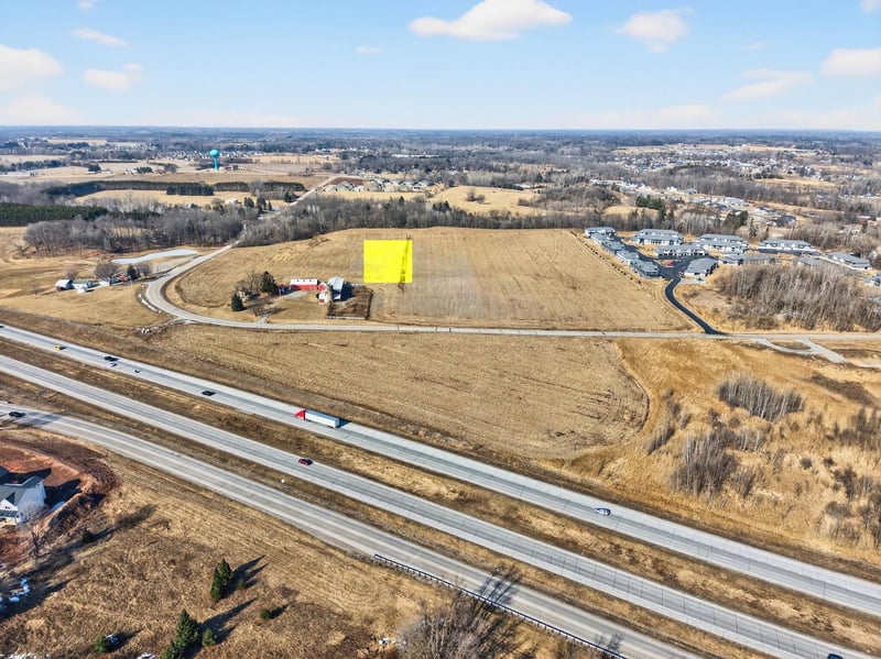 4036 Woodland Rd, Green Bay, WI 54313-7408