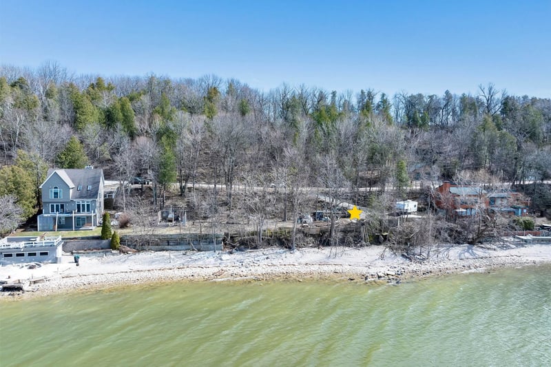 5341 Edgewater Beach Rd, Green Bay, WI 54311
