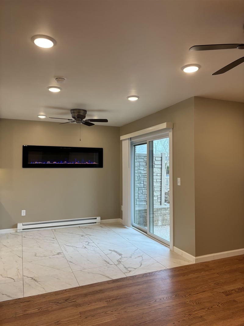 1747 Oakdale Ave, Green Bay, WI 54302-3255