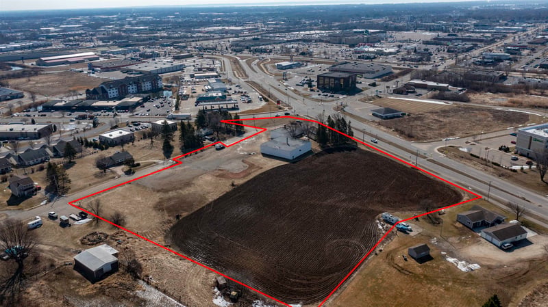 1703 N Casaloma Dr, Appleton, WI 54913-8847