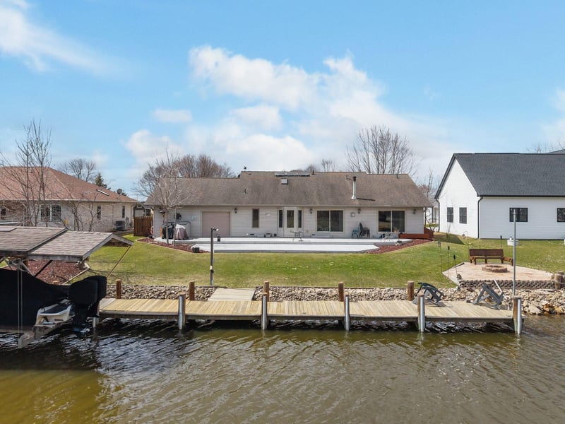 6454 Sunshine Harbour Dr, Winneconne, WI 54986