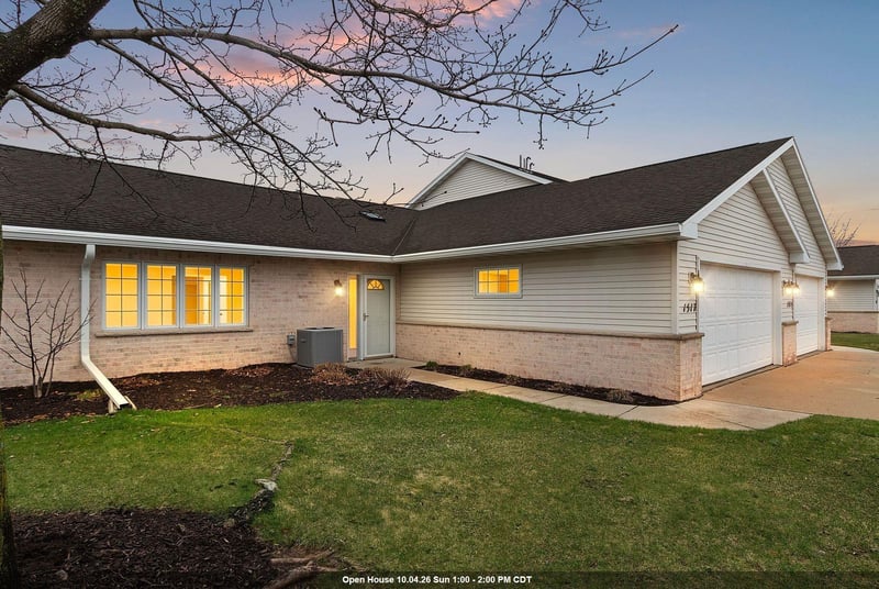 1517 River Pines Dr, Green Bay, WI 54311-5636