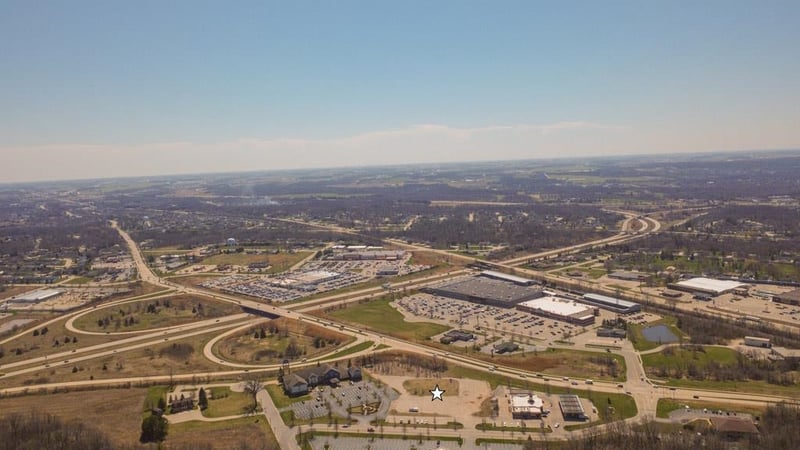 2588 Manitowoc Rd, Green Bay, WI 54311