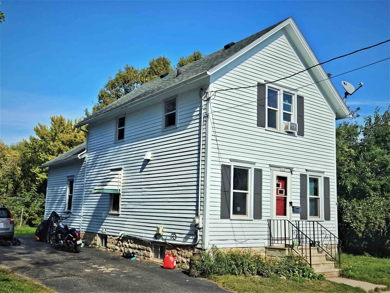 1212 Carr Pl, Oshkosh, WI 54901
