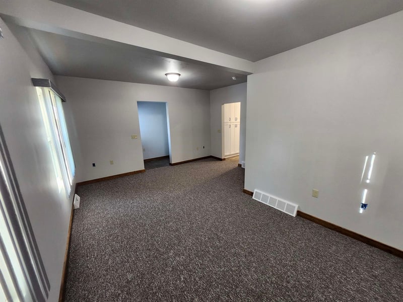 130 S Elm Ave, Gillett, WI 54124-9308