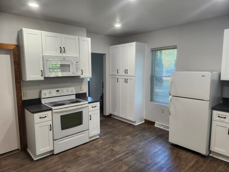 130 S Elm Ave, Gillett, WI 54124-9308