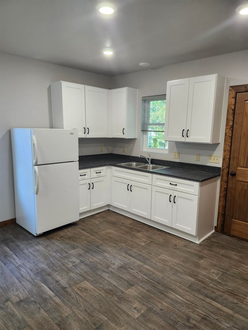 130 S Elm Ave, Gillett, WI 54124-9308