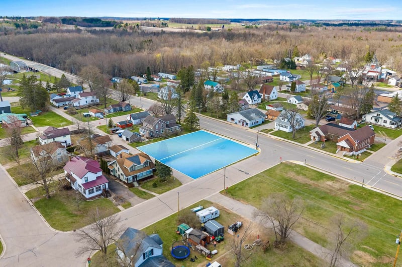 E Main St, Suring, WI 54174