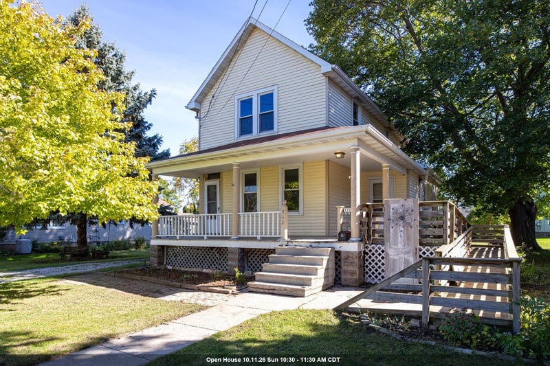332 Rosalia St, Oshkosh, WI 54901