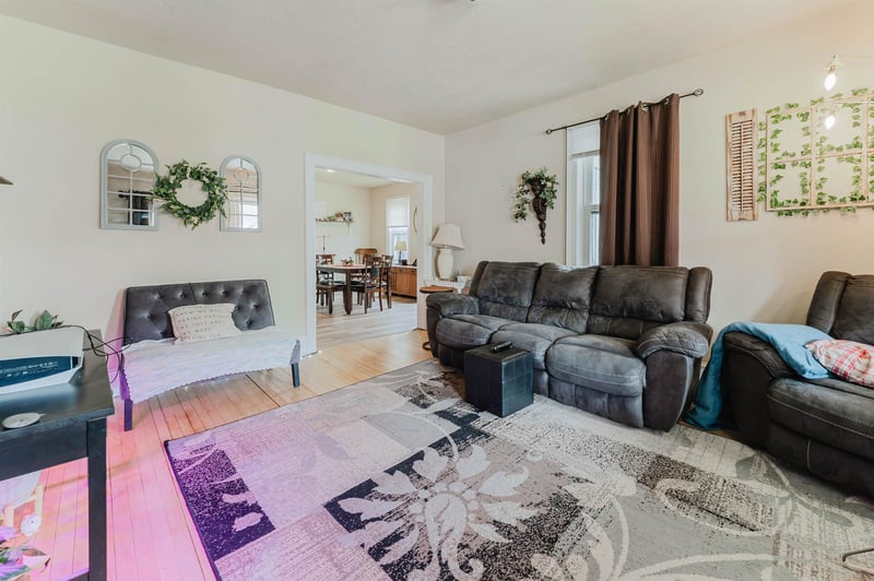 332 Rosalia St, Oshkosh, WI 54901