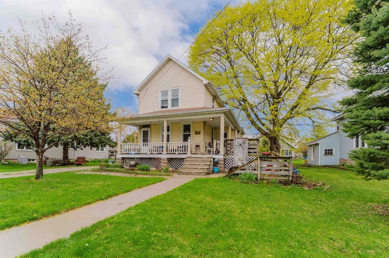 332 Rosalia St, Oshkosh, WI 54901