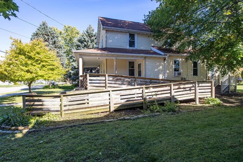 332 Rosalia St, Oshkosh, WI 54901