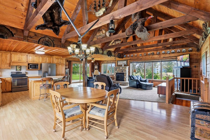 N5155 French Rd, Seymour, WI 54165-8351