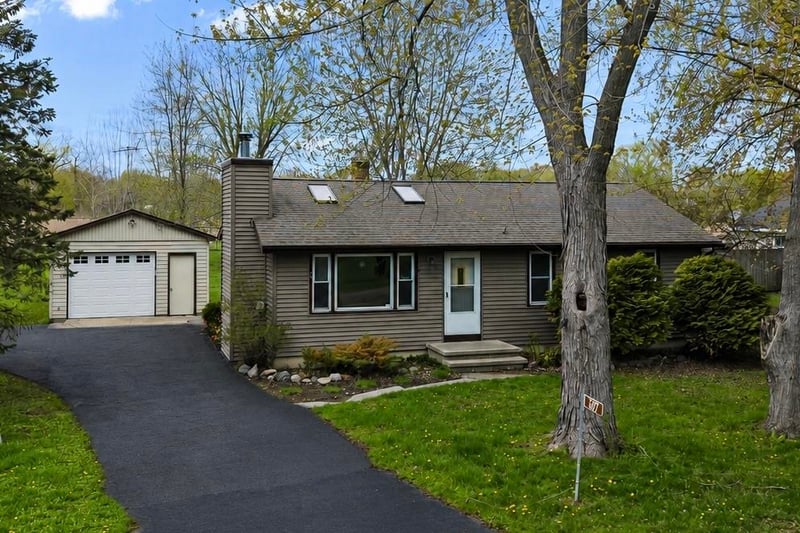607 Hunters Point Rd, Neenah, WI 54956-4905