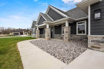 2685 Creekwood Cir, Green Bay, WI 54311