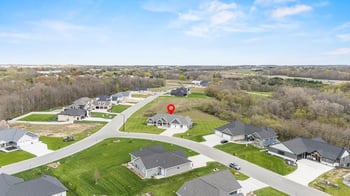 2685 Creekwood Cir, Green Bay, WI 54311