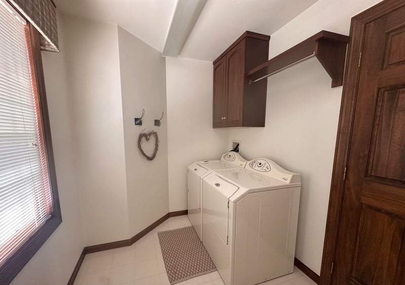 2704 Brookview Dr, Green Bay, WI 54313
