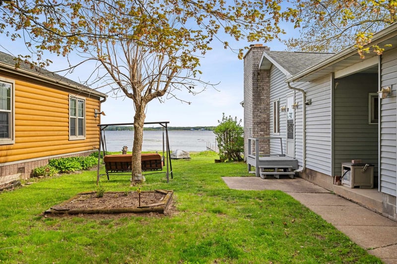 W6405 Webers Point Rd, Shawano, WI 54166