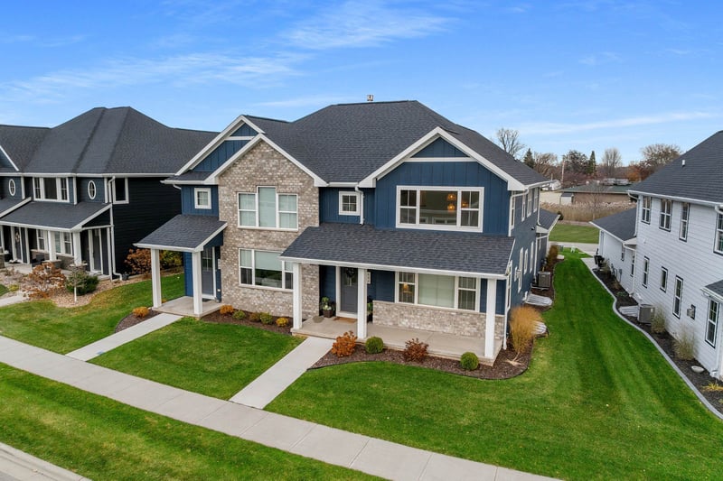 634 Olive Tree Dr, Green Bay, WI 54313