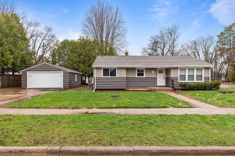 2007 S Gladys Ave, Appleton, WI 54915