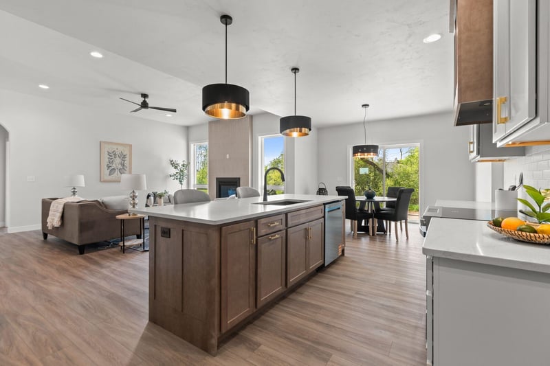 W5995 Woodland Rd, Menasha, WI 54952