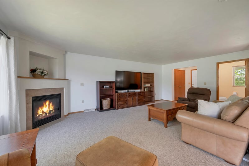483 Madeline Ln, Little Suamico, WI 54141