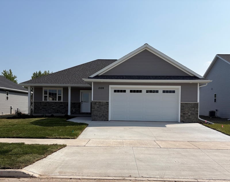 2109 Golden Gate Dr, Appleton, WI 54913