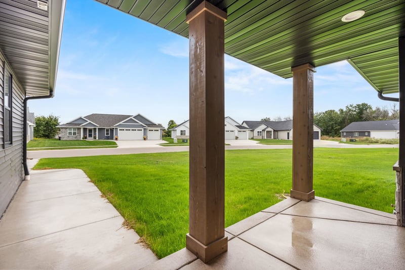 1399 Crossroads Dr, De Pere, WI 54115