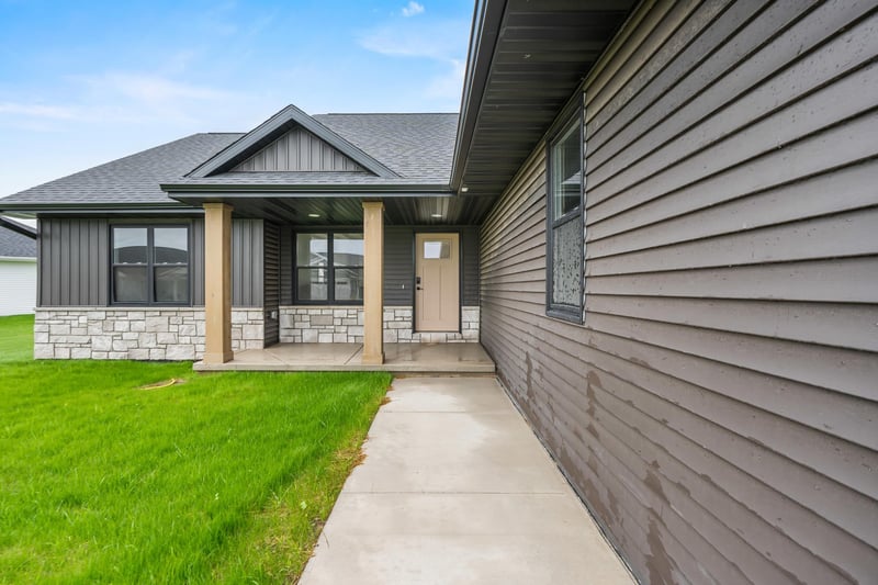 1399 Crossroads Dr, De Pere, WI 54115