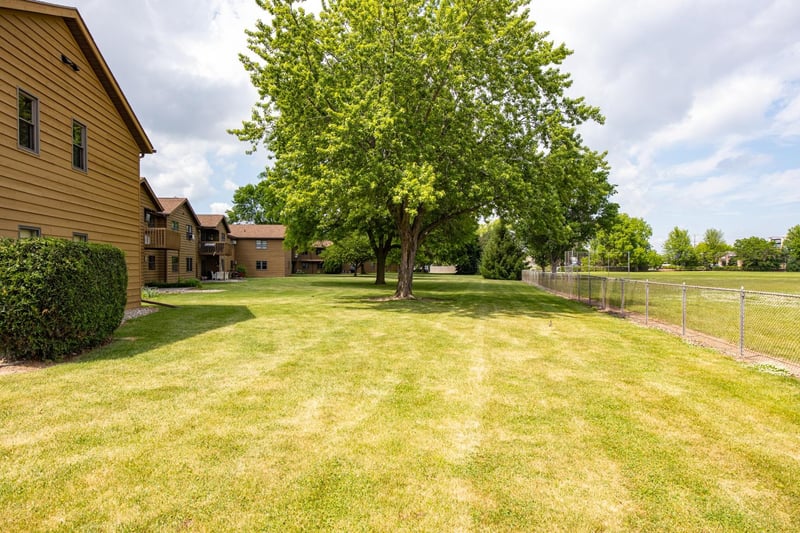 930 Manor Dr #63, Neenah, WI 54956