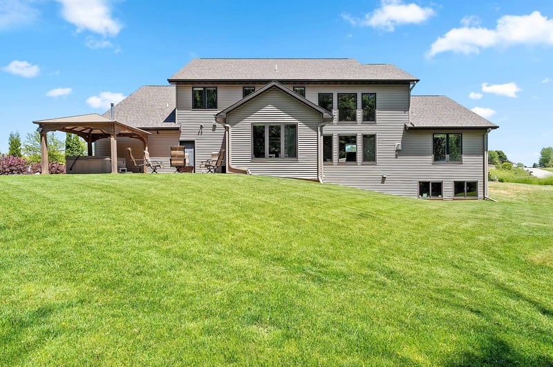 W4269 Rose Tree Dr, Appleton, WI 54913-6625