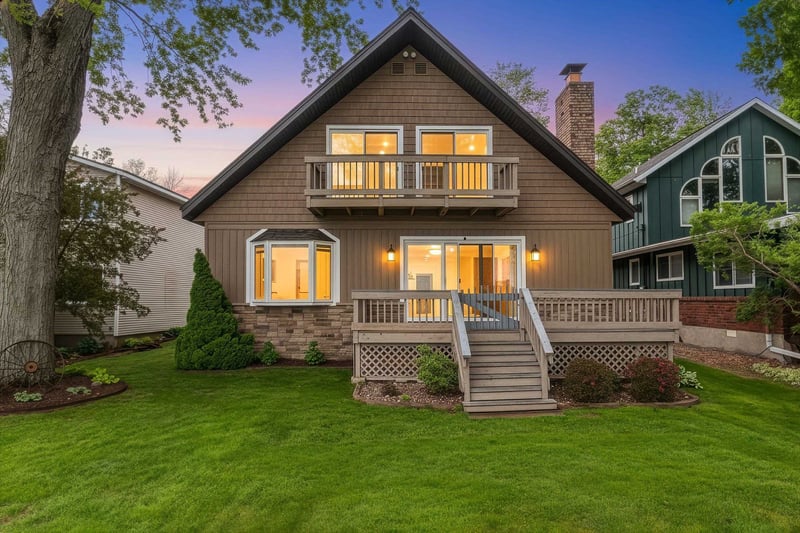 N5894 Lake Dr, Shawano, WI 54166