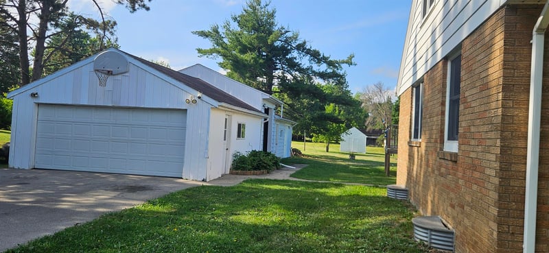 4012 Evergreen Ave, Green Bay, WI 54313