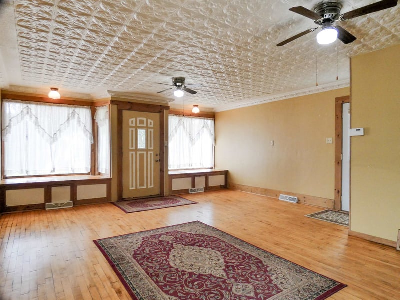 107 S Andrews St, Shawano, WI 54166