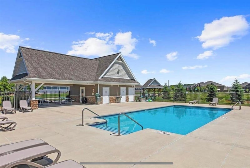 4861 Prairie School Dr, Oneida, WI 54155