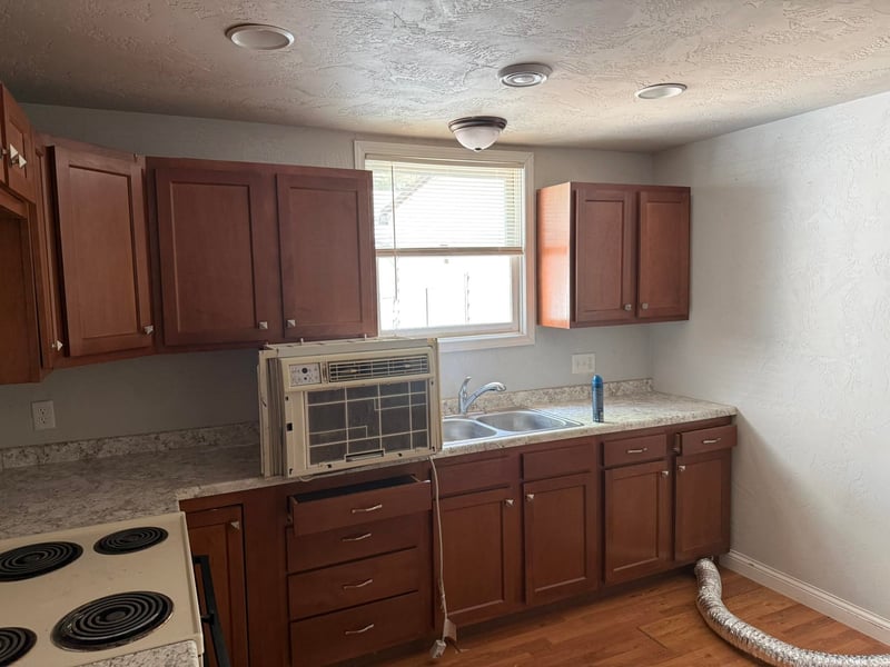 144 E Ontario St, Omro, WI 54963